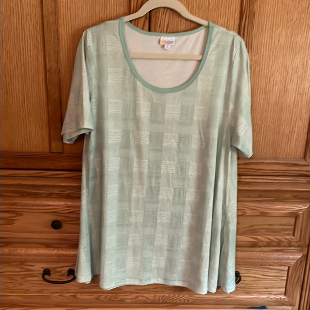 LuLaRoe Mint Green Tunic Top